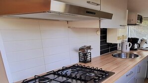 Chalet | Private kitchen - Cozy Ardennes Chalet Near Durbuy (Durbuy)