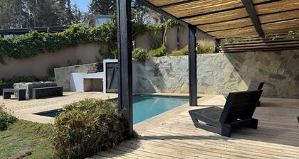 Spectacular 200m² house featuring ocean views, 5 minutes from Punta de Lobos