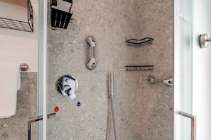 Shower, hair dryer, bidet, towels - Casa Carlo (Brescia)