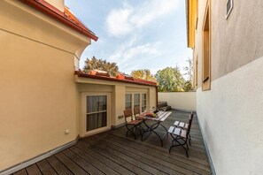 Outdoor dining - Aparthotel Tycho de Brahe (Praha)