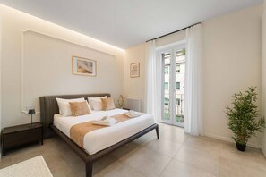 2 Schlafzimmer, Schreibtisch, Bügeleisen/Bügelbrett, Reisekinderbett