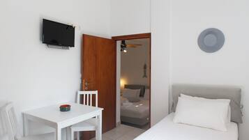 Grand Apartment | In-room safe, iron/ironing board, free WiFi