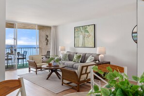 Smart TV - SUMMER SALE! Oceanfront 1BD Condo with Sunset & Whale Views - Royal Kahana 1206 (Lahaina)