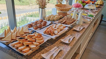 ๋งค์ผ ๋ทํ ์์นจ ์์ฌ(1์ธ๋น USD 20)