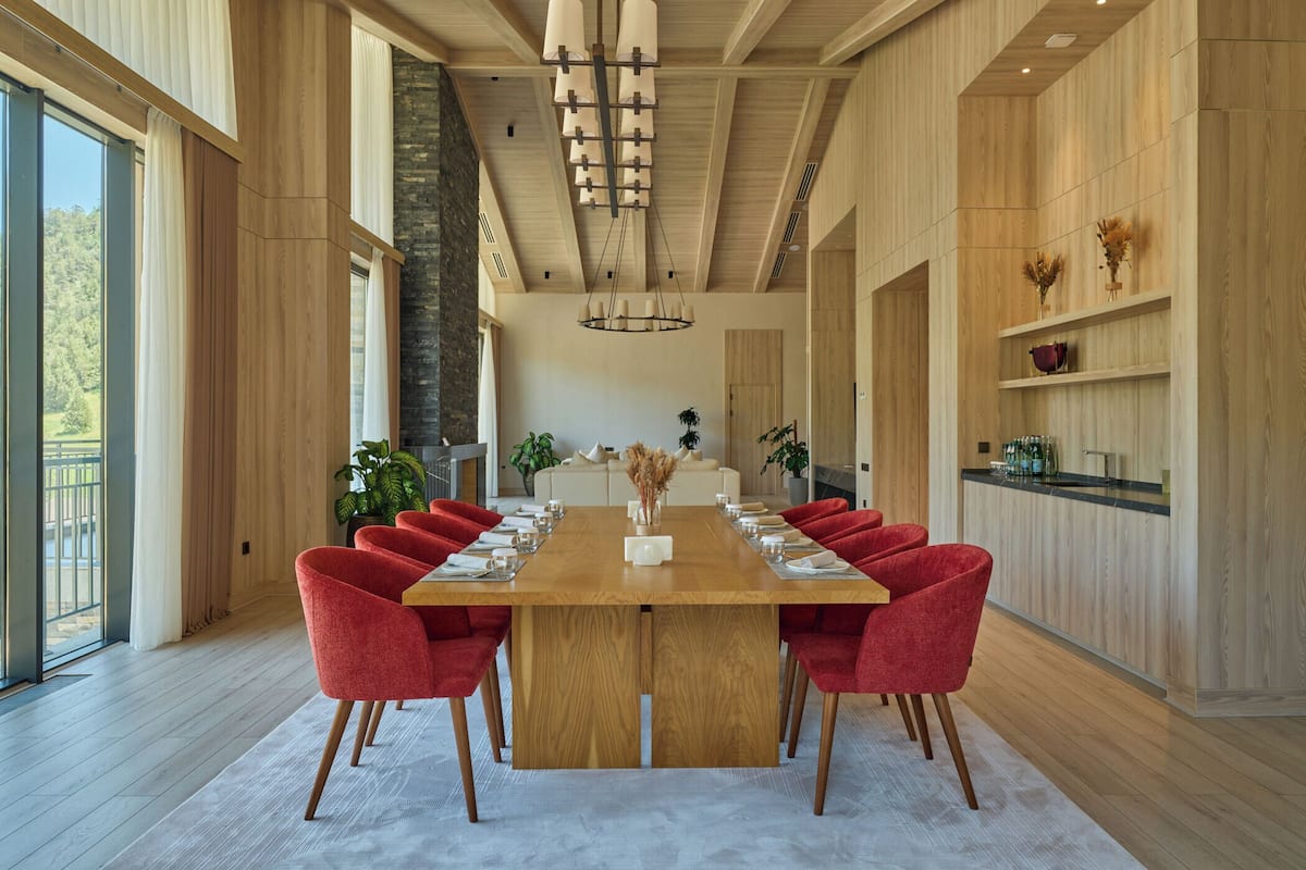 Presidential Room, Balcony, Mountain View | Living area