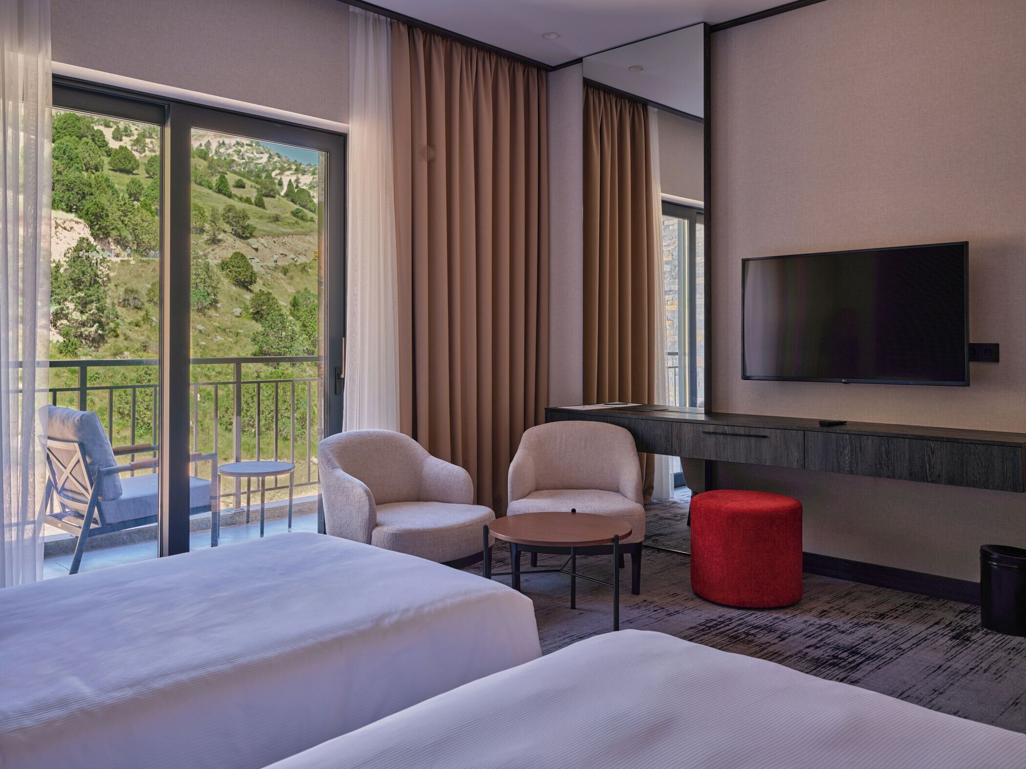 スタンダード ダブルまたはツインルーム バルコニー | セーフティボッ  クス (室内)、デスク、アイロン / アイロン台、WiFi (無料)