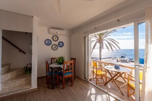 Dining - Casa Abril by Escape Home (S´Algar)