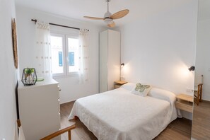 3 bedrooms, in-room safe, iron/ironing board, free WiFi