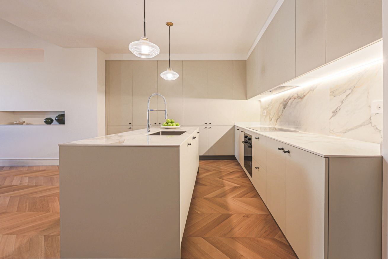 雪櫃、微波爐、焗爐、洗碗機