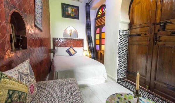 Triple Room, Patio, Courtyard View | In-room safe, free WiFi - Riad dar mansoura (Fes)