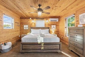 1 bedroom, free WiFi, bed sheets - Upper Oasis | Team Joseph Ellen (St. Augustine)