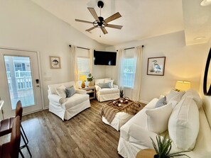 TV - Z35 Absolutely beautiful 2 bedroom Ocean Lakes! Exceptional! May 31-6 available! (Myrtle Beach)