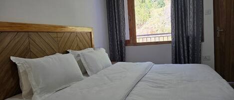 Classic-huone, parveke, vuoristonäköala | Ilmainen Wi-Fi