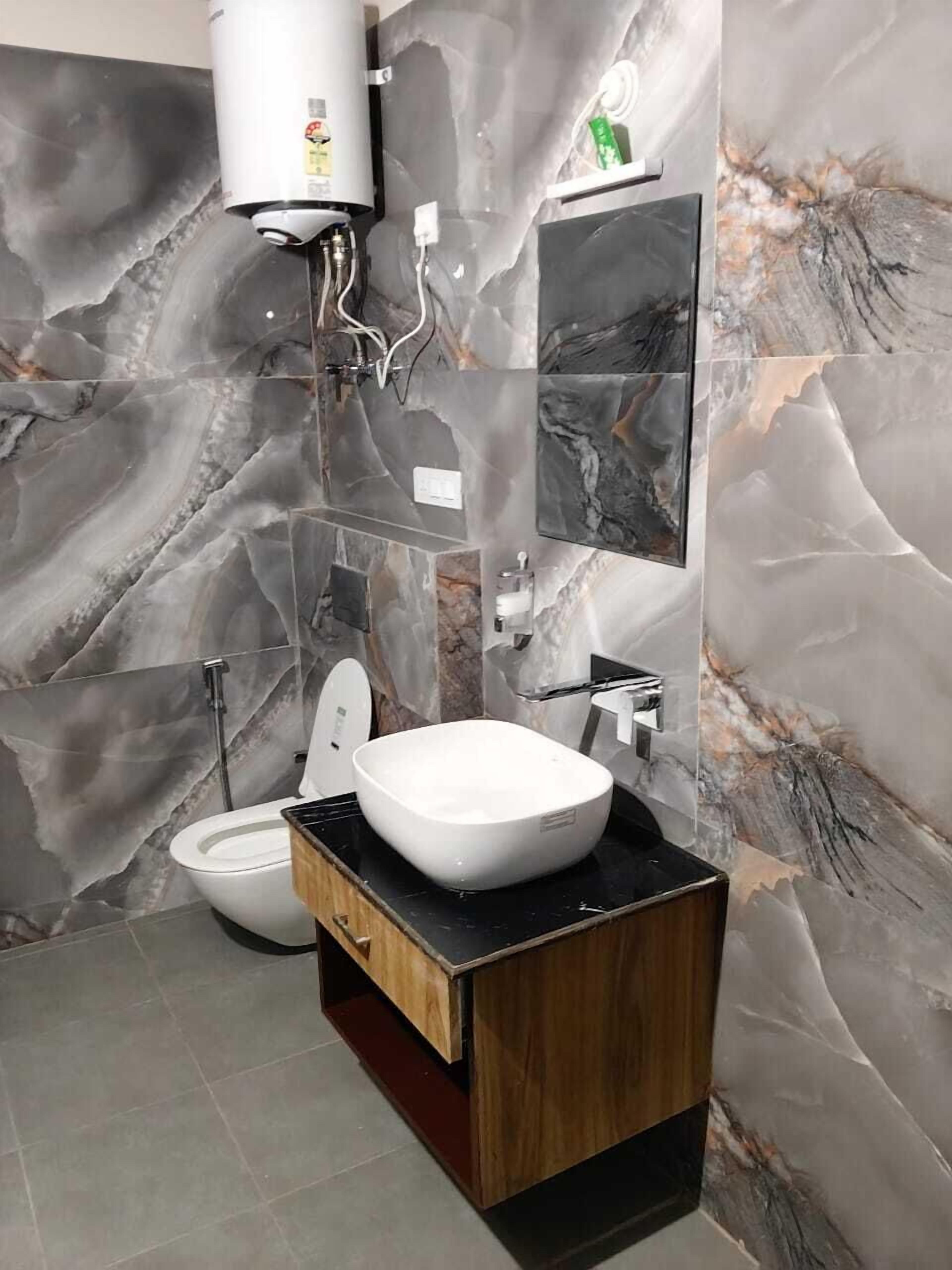 家庭套房 | 浴室 | 淋浴設備、免費梳洗用品、提供毛巾、番梘