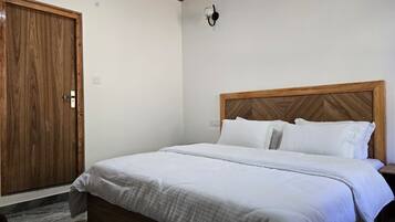 Habitación clásica, balcón, vistas a la montaña | Wifi gratis