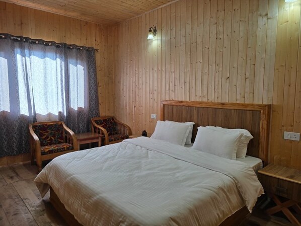 Habitación clásica, balcón, vistas a la montaña | Wifi gratis