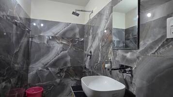 Classic Room, Balcony, Mountain View | Bathroom | Shower, free toiletries, towels, soap