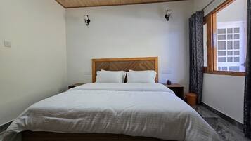 Classic Room, Balcony, Mountain View | Free WiFi