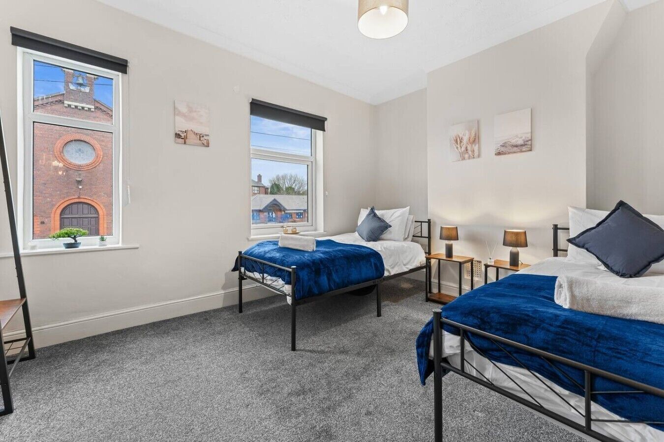 Desk, iron/ironing board, WiFi, bed sheets