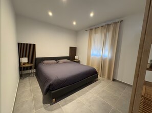 Bügeleisen/Bügelbrett, WLAN, Bettwäsche