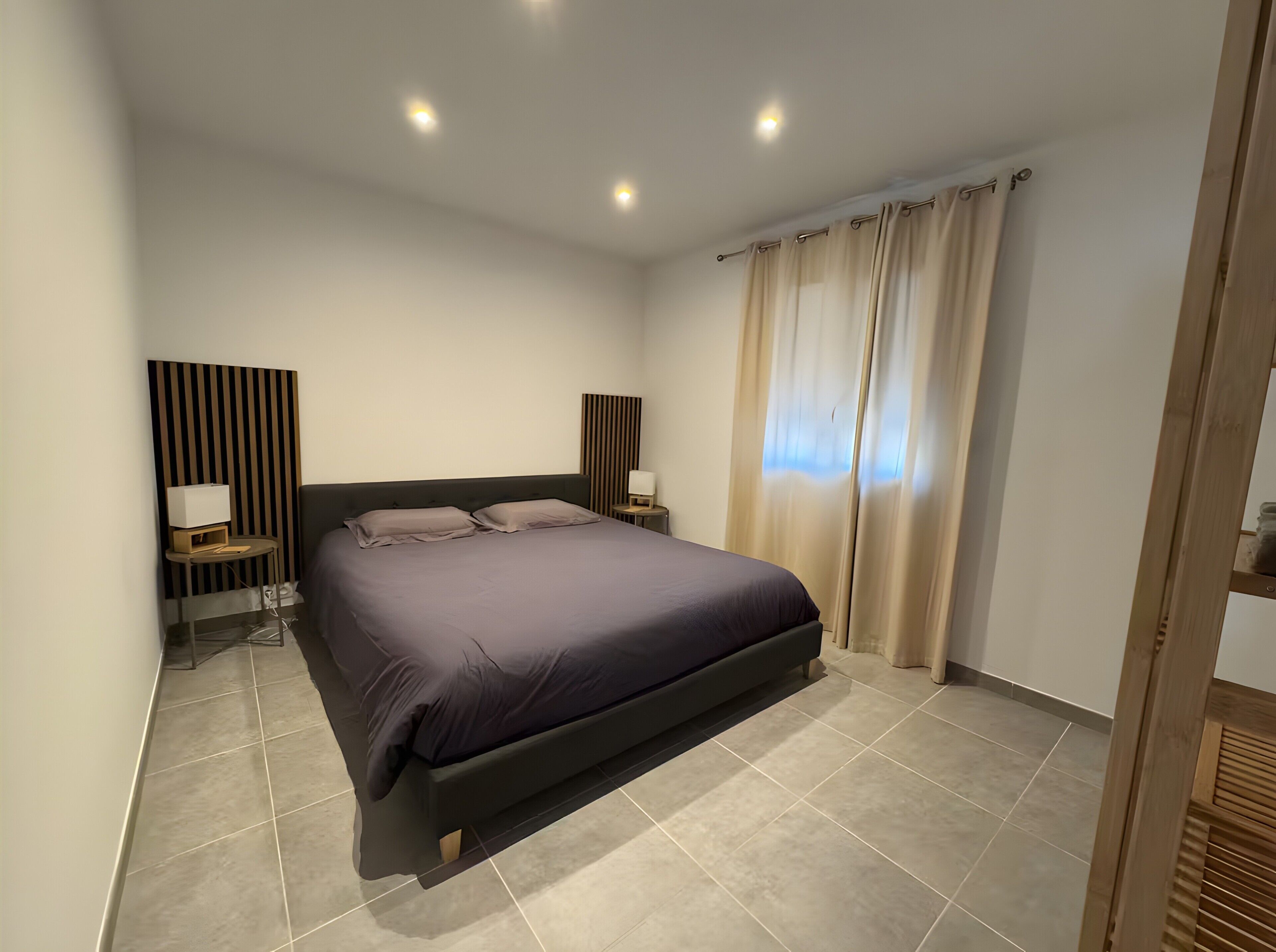 Fer et planche à repasser, Wi-Fi, draps fournis