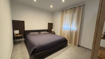 Fer et planche Ă repasser, Wi-Fi, draps fournis