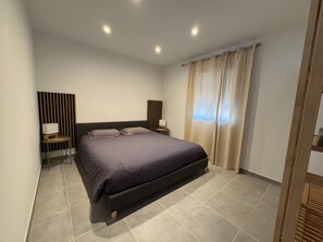 Fer et planche à repasser, Wi-Fi, draps fournis