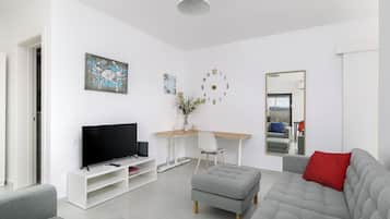 Ático, 2 habitaciones, cocina, vistas a la playa | Zona de estar