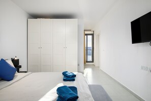 ペントハウス 2 ベッドルーム キッチン ビーチビュー | 遮光カーテン、アイロン / アイロン台、WiFi (無料)