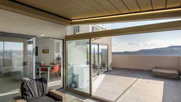 Cobertura, 2 quartos, cozinha, vista para a praia | Terraço/pátio