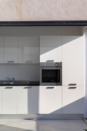 Ático, 2 habitaciones, cocina, vistas a la playa | Cocina privada