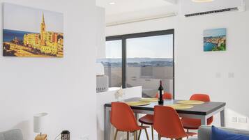 Penthouse, 2 Schlafzimmer, Küche, Strandblick | Wohnbereich