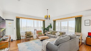 Unclassified image, 5 of 45, button - Bermagui Breeze Holiday House (Bermagui)