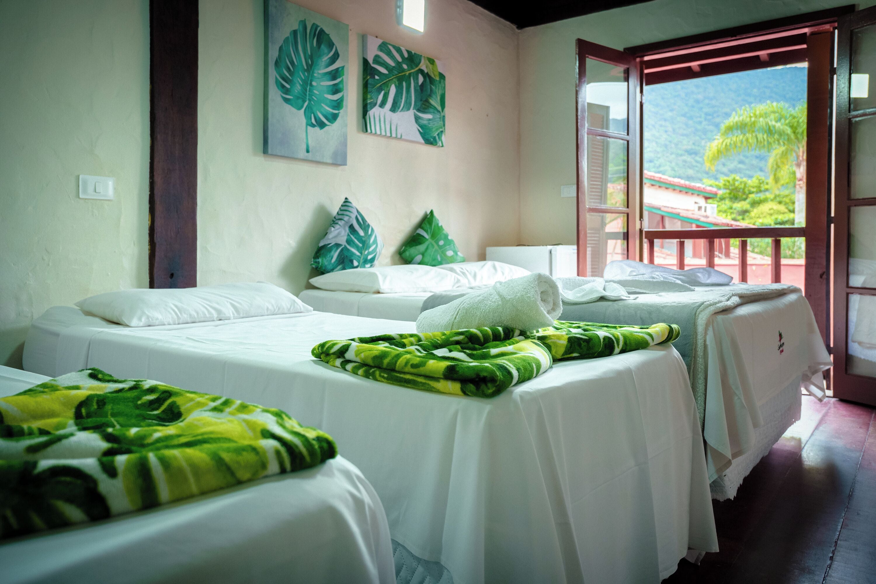 Standard Quadruple Room | Free WiFi, bed sheets