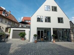 Exterior - Apartment '3 Domina 40qm' with Shared Terrace and Wi-Fi (Iphofen)