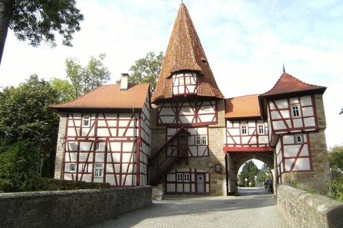 Appartement 'Ferienwohnung 4 Spätburgunder 56 m²' avec terrasse partagée, balcon et Wi-Fi