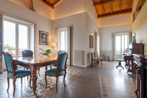 Dining - Villa with pool and breathtaking view - DiCasaInSicilia (Santa Venerina)