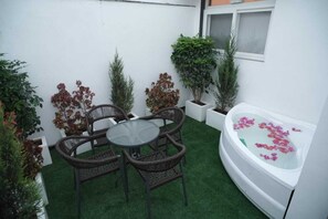 مغطس/حوض استحمام عميق