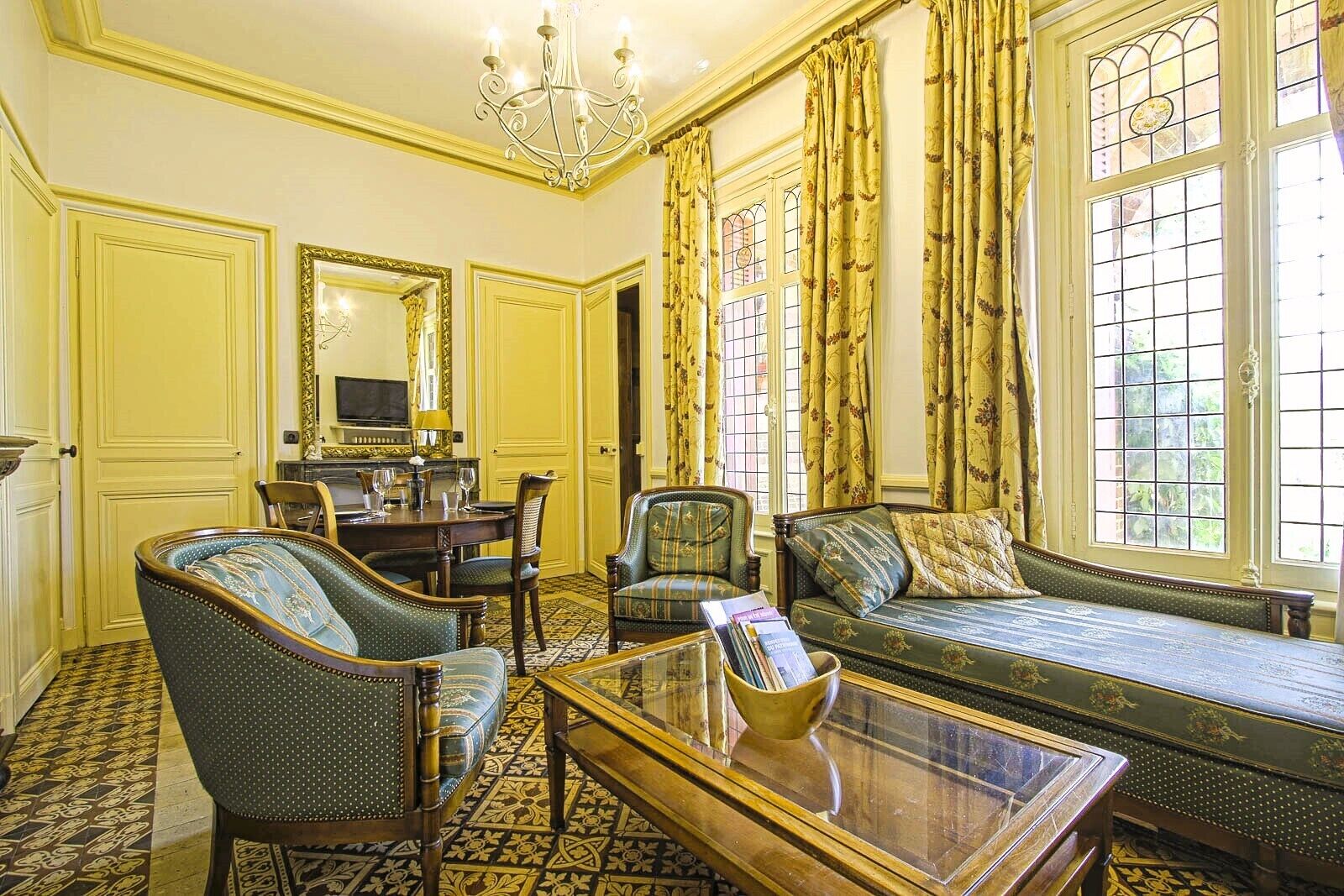 Standard-huoneisto, näköala puutarhaan | Oleskelualue | Taulutelevisio