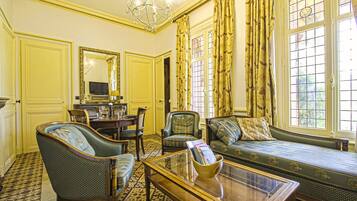 Standard Apartment, Garden View | Living area | Flat-screen TV