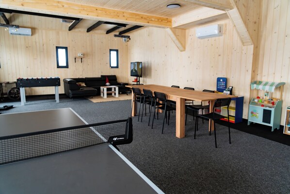 Nhà gỗ dành cho gia đình, quang cảnh núi | Khu vực dành cho trẻ em