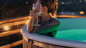 Familie-alpehytte, fjellutsikt | Basseng