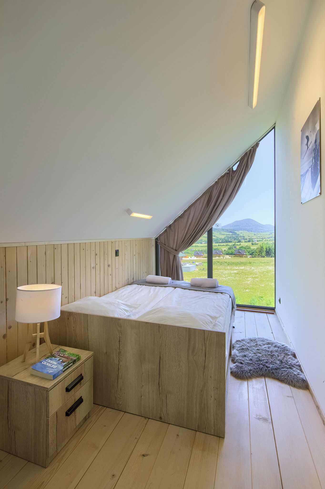 Family Chalet, Mountain View | Iron/ironing board, free WiFi