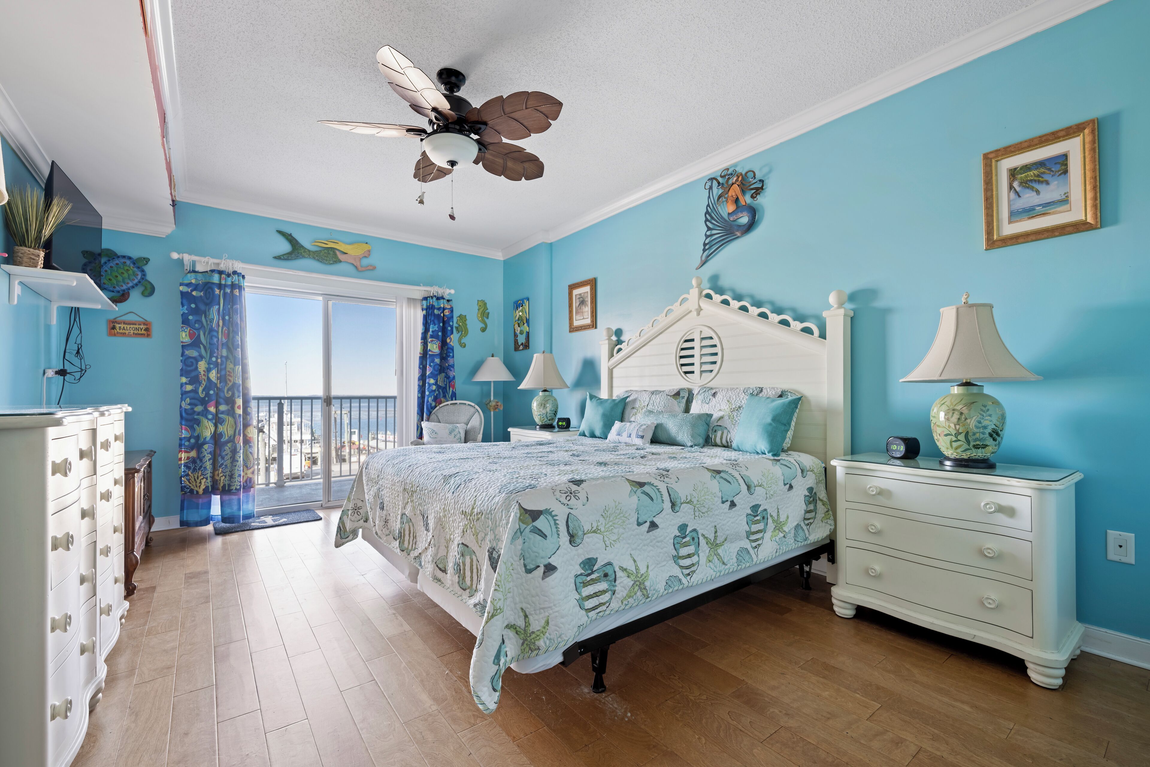 Fer et planche à repasser, accès Internet