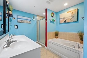 Shower, jetted bath - Beautiful 3 bedroom condo conveniently located on 21st street (Ocean City)