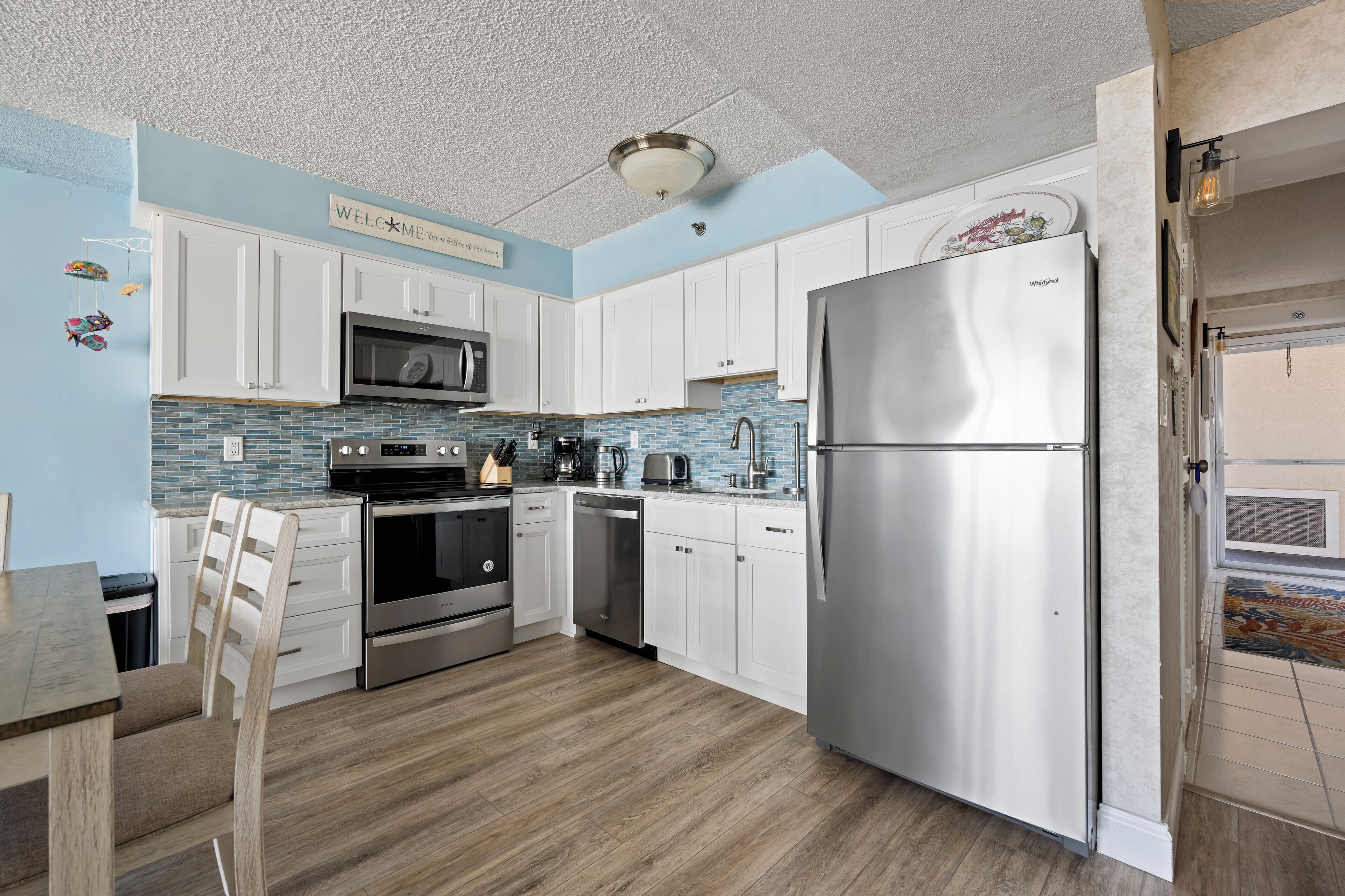 Microwave, dishwasher