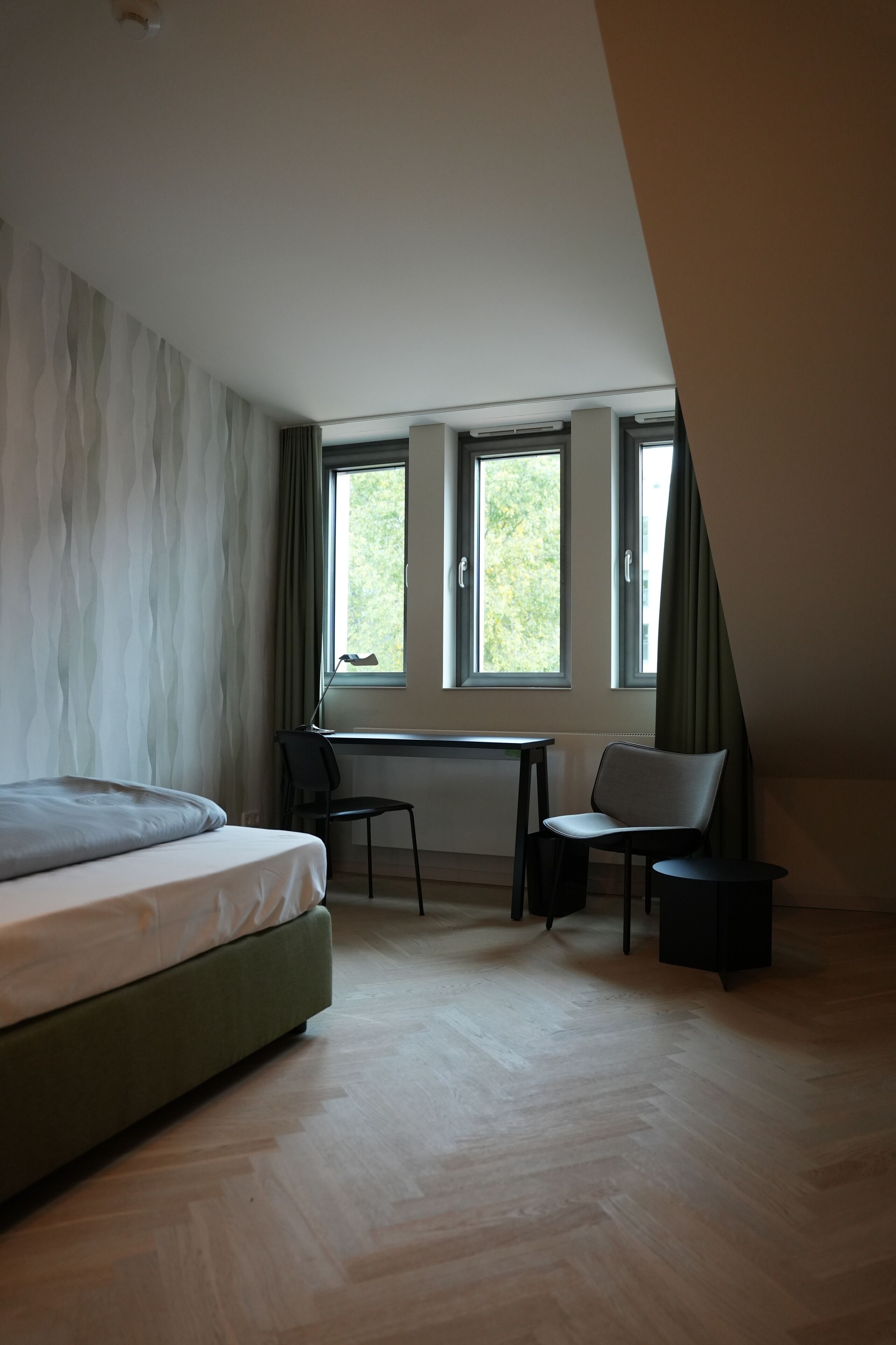 Quarto casal econômico, vista para a cidade | Escrivaninha, Wi-Fi de cortesia, roupa de cama