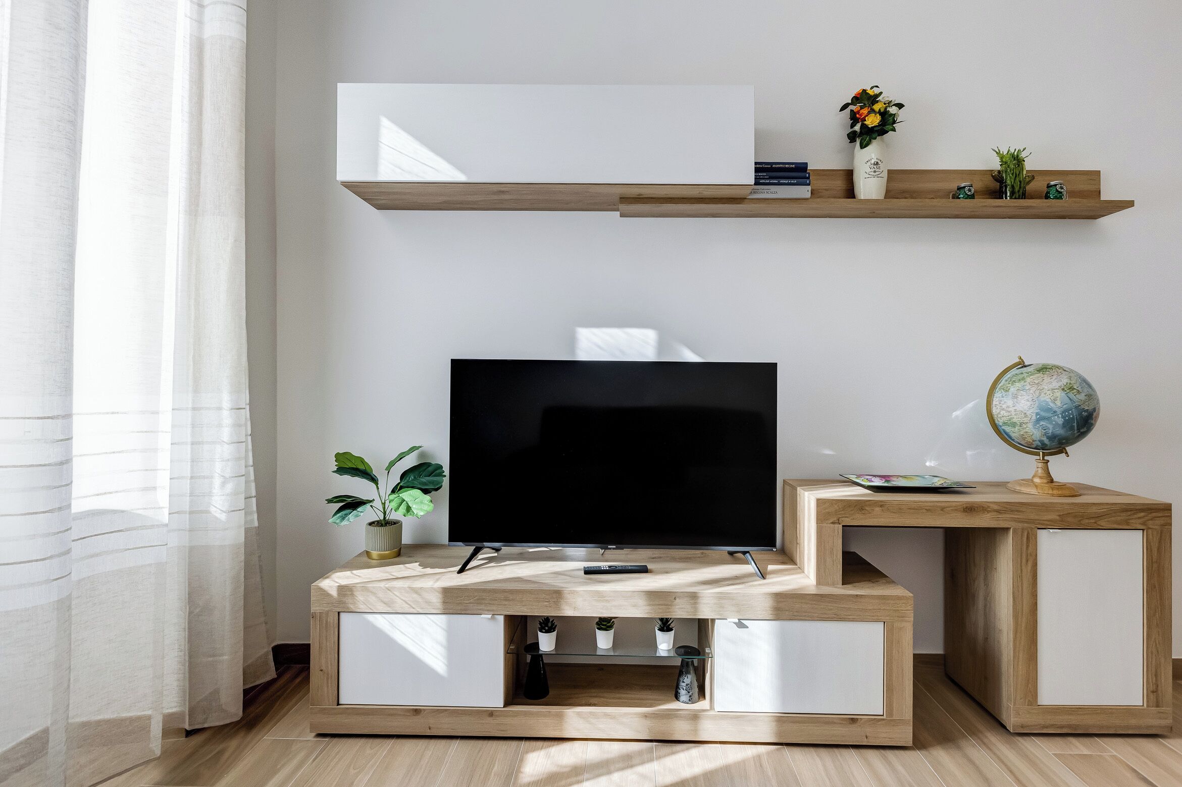 Apartment, 1 Queen-Bett und Schlafsofa, Küche, Blick auf den Innenhof | Wohnbereich