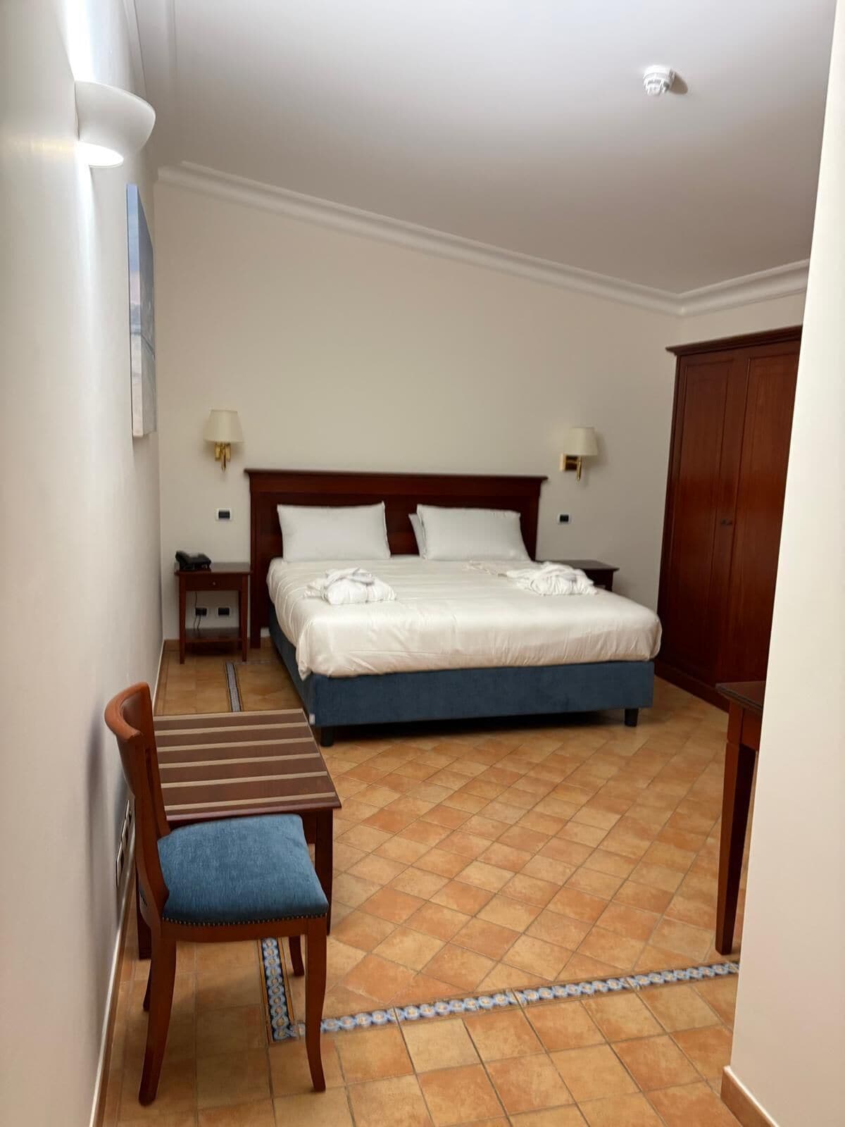 Classic Double or Twin Room | Desk, laptop workspace