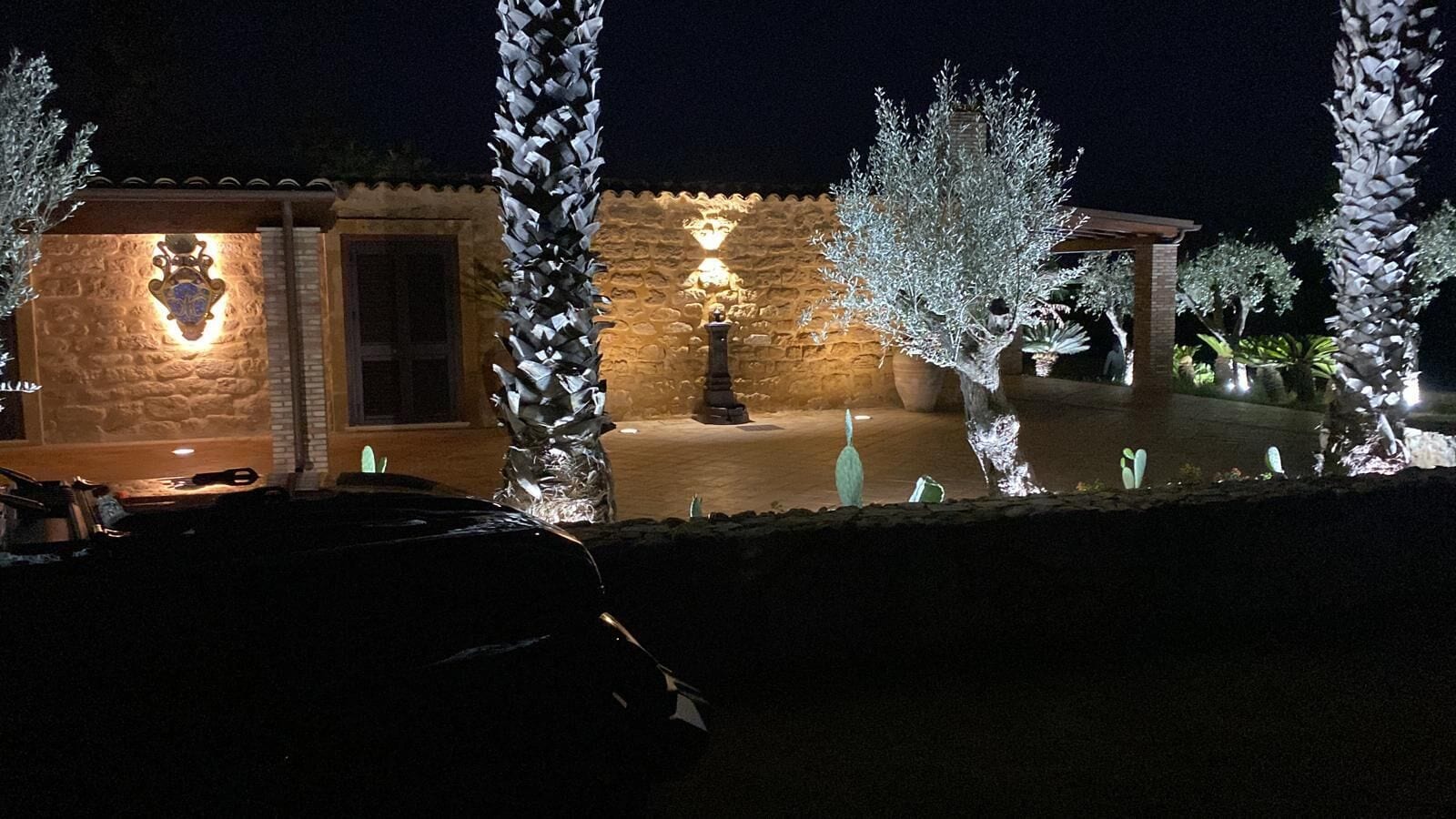 Klassieke tweepersoonskamer | Een bureau, een laptopwerkplek